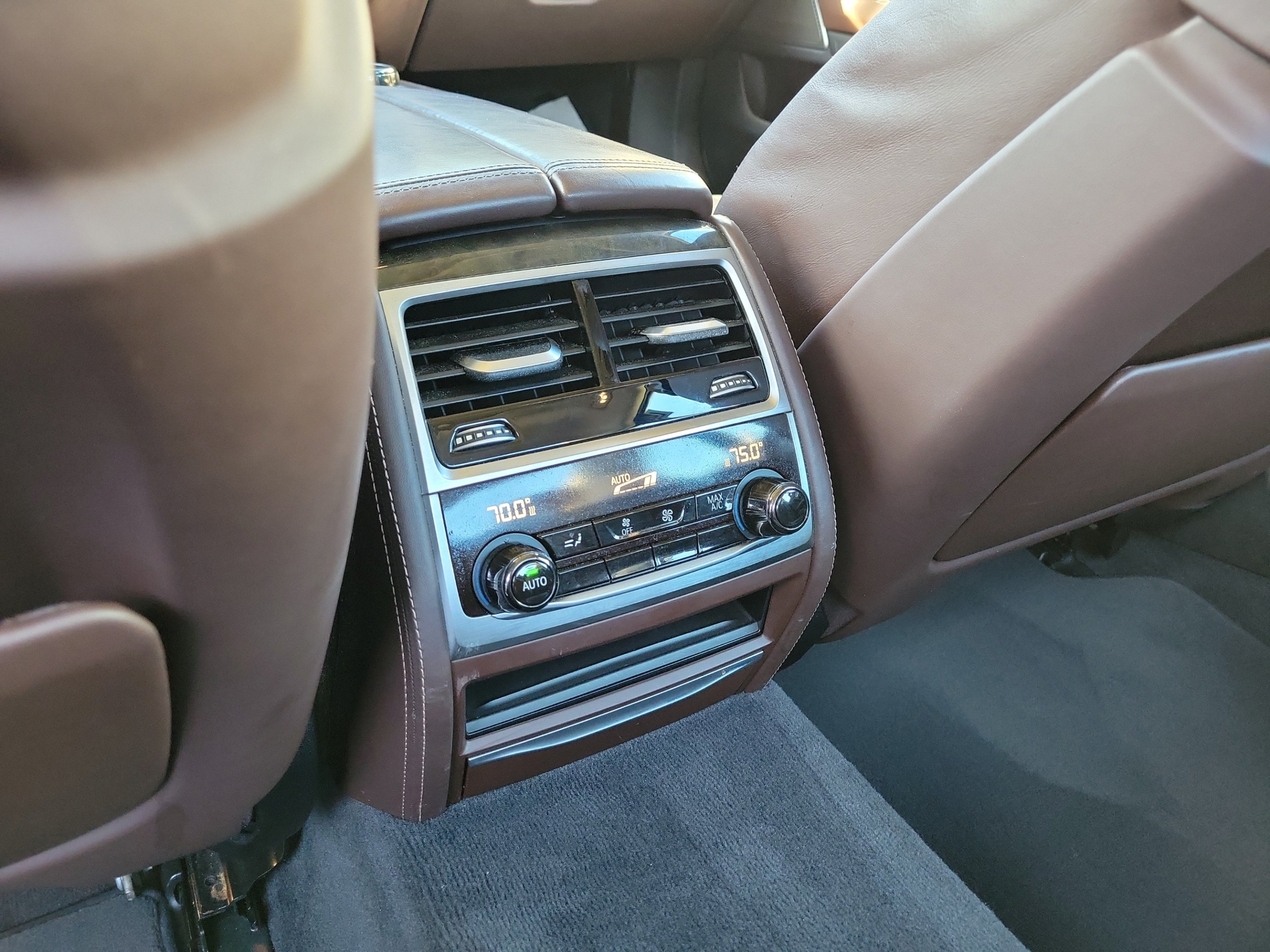Used 2016 BMW 740i RWD image 11