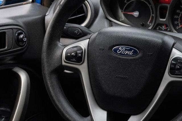 Used 2012 Ford Fiesta SE w/ Moon & Mood Pkg FWD image 18