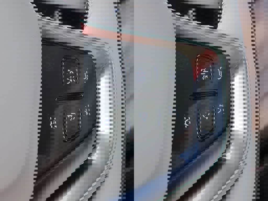 New 2025 Volvo EX90 Plus image 25