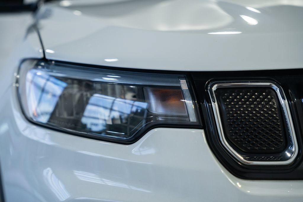 Certified 2022 Jeep Compass Limited AWD/4WD image 12