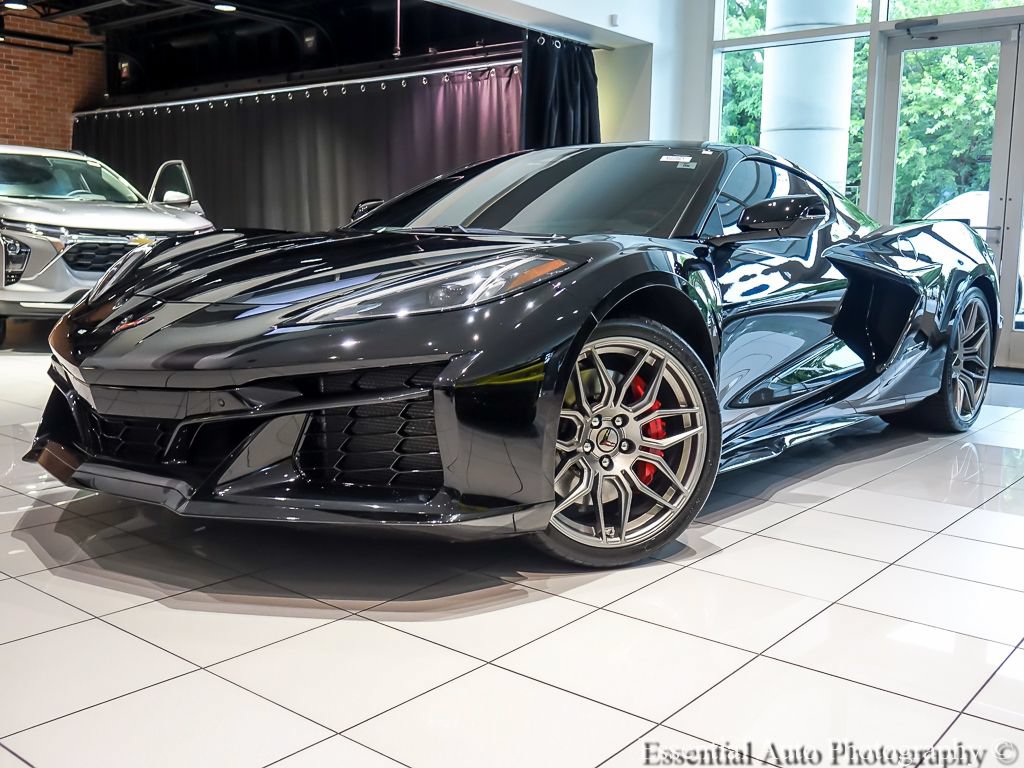 Used 2025 Chevrolet Corvette Z06 w/ Stealth Interior Trim Package RWD image 2