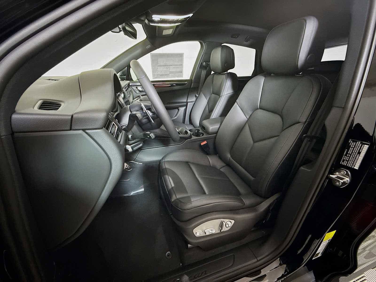 New 2025 Porsche Macan AWD/4WD image 5