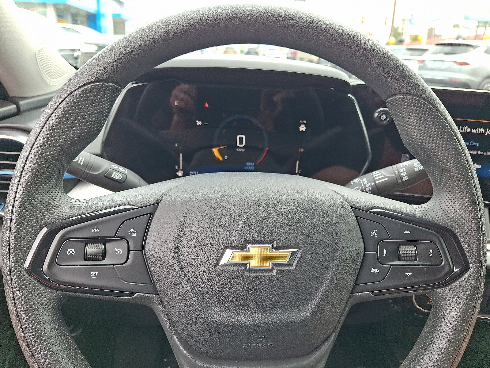 Used 2025 Chevrolet Trax LT FWD image 19