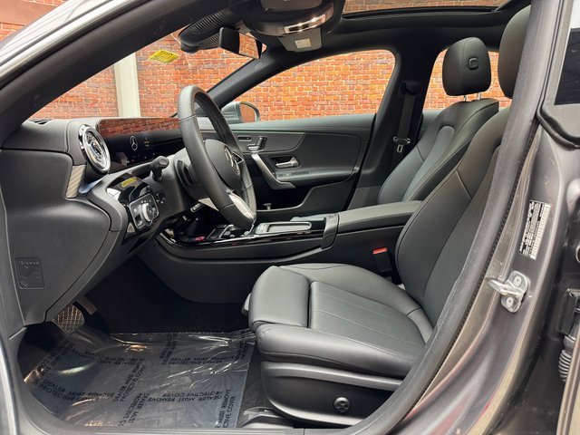 Used 2025 Mercedes-Benz CLA 250 4MATIC image 23