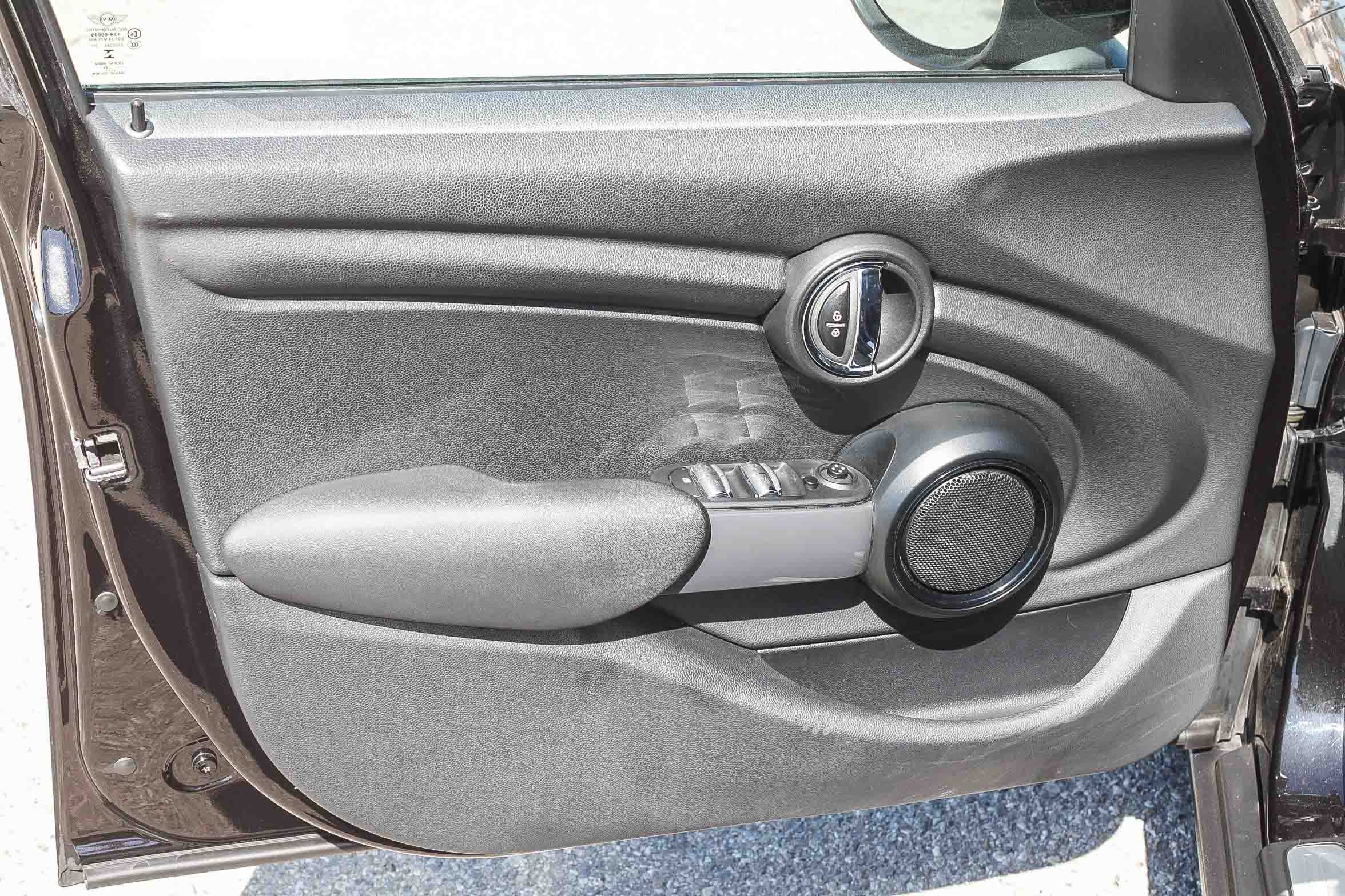 Used 2022 MINI Cooper 4-Door Hardtop image 22