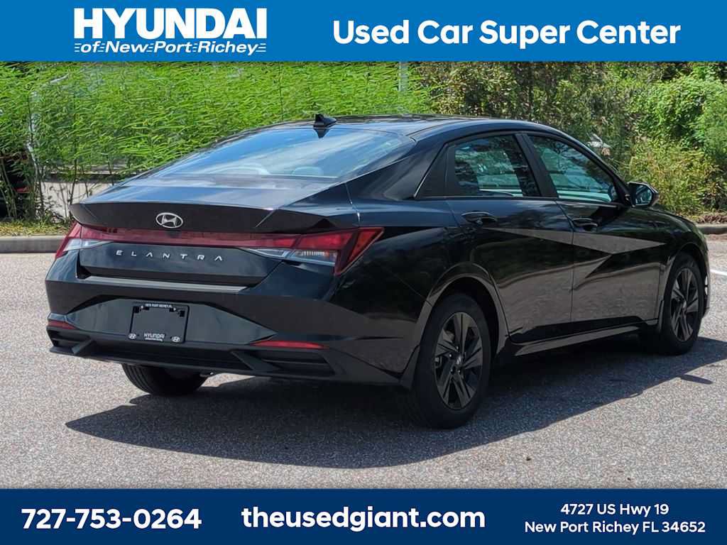 Certified 2023 Hyundai Elantra SEL FWD image 5