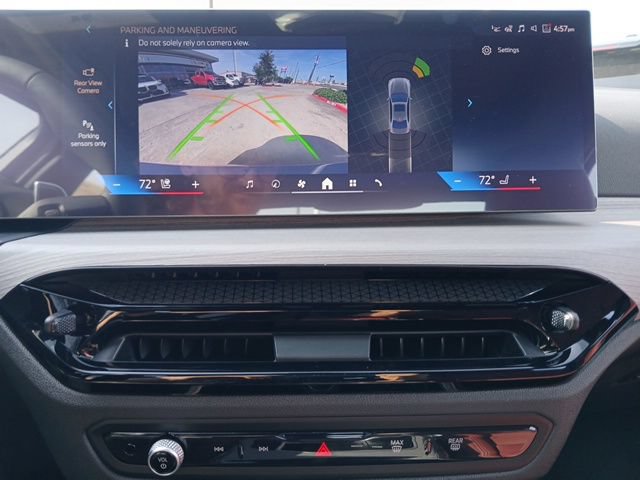 New 2026 BMW 330i Sedan w/ Premium Package RWD image 22