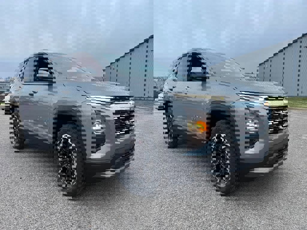 New 2026 Chevrolet Equinox LT w/ Safety and Technology Package image 8