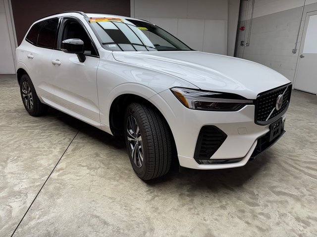 Used 2024 Volvo XC60 B5 Core image 7