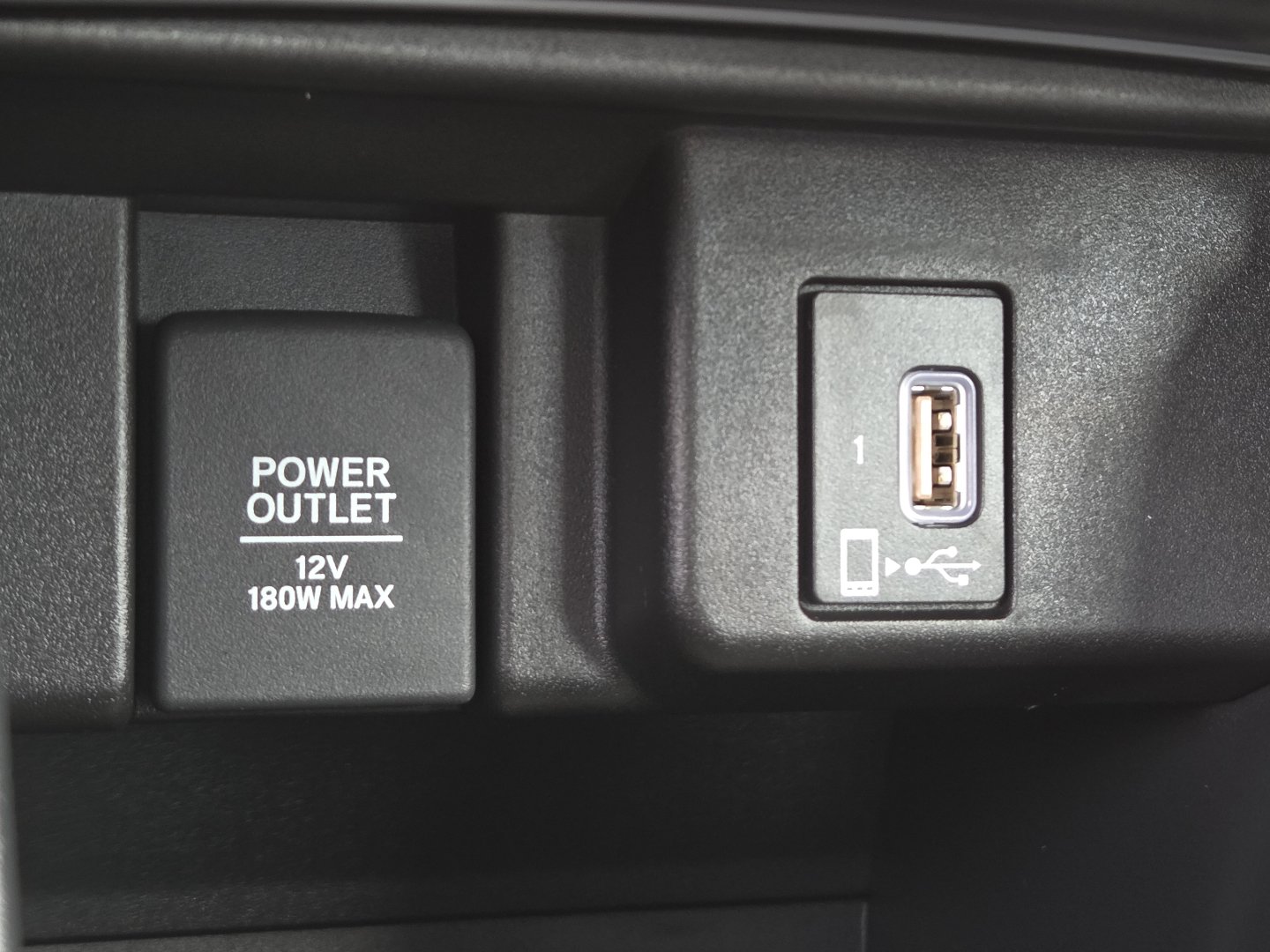 Used 2018 Honda Accord Touring image 8