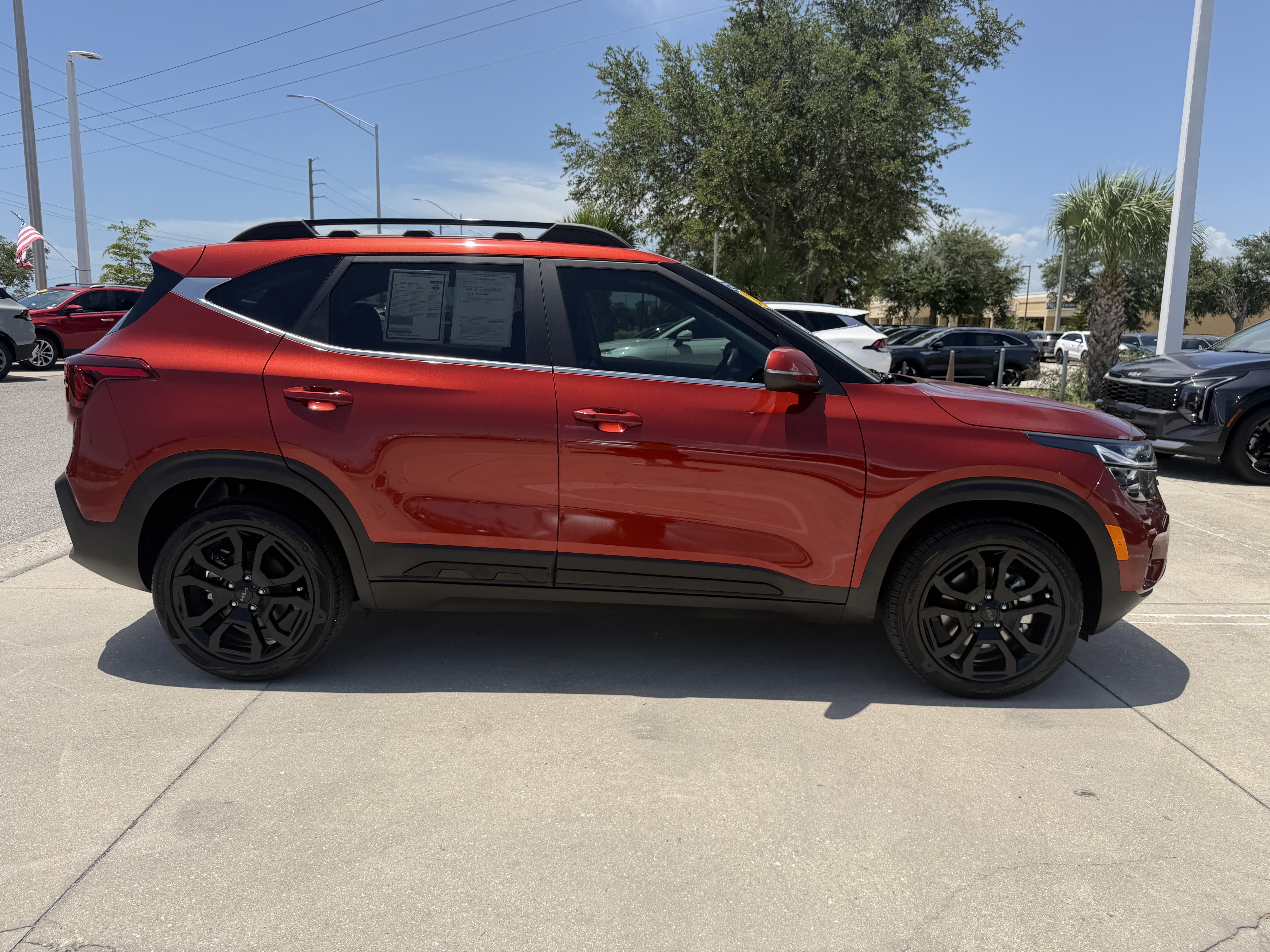 Certified 2025 Kia Seltos X-Line AWD/4WD image 3