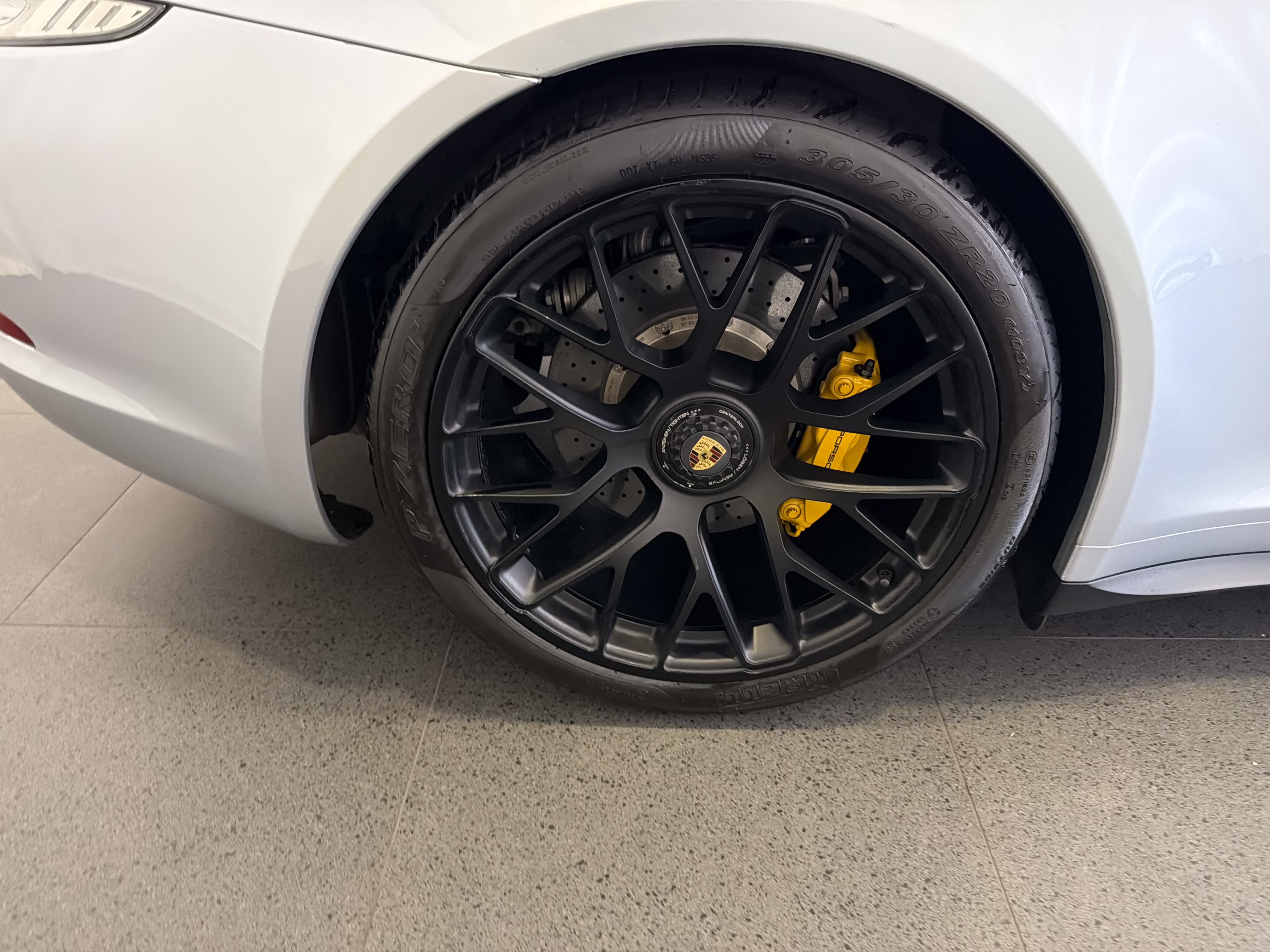 Used 2016 Porsche 911 Carrera GTS RWD image 13