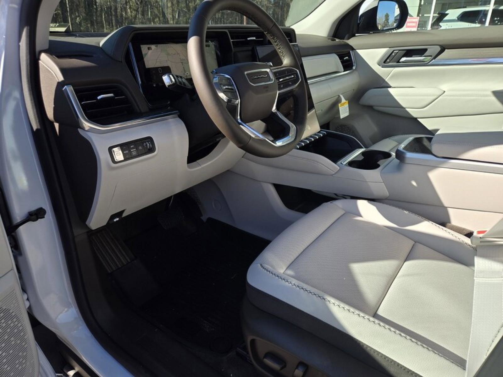 New 2026 GMC Terrain Denali w/ LPO, Floor Liner Package image 20