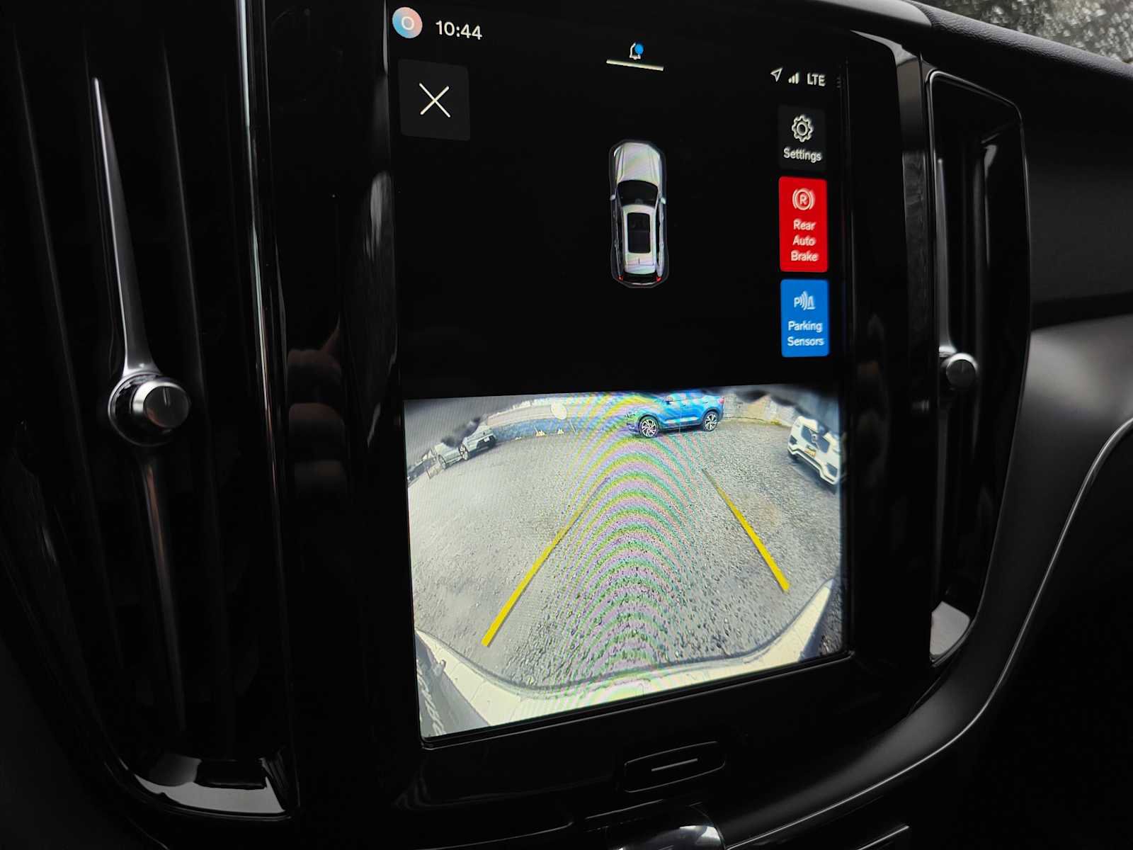 Certified 2025 Volvo XC60 B5 Core w/ Protection Package Premier image 33