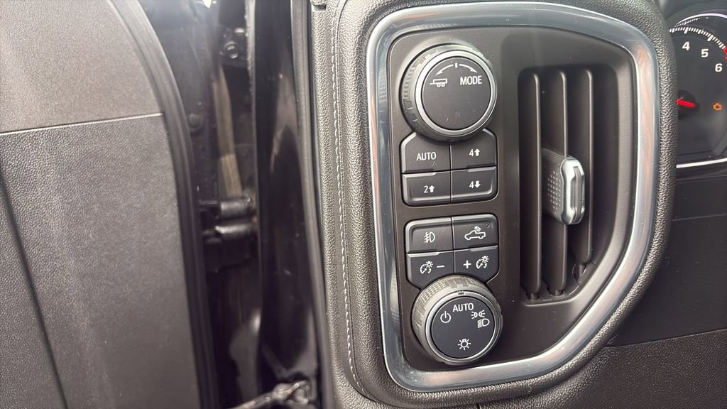 Used 2020 Chevrolet Silverado 1500 LT Trail Boss image 11