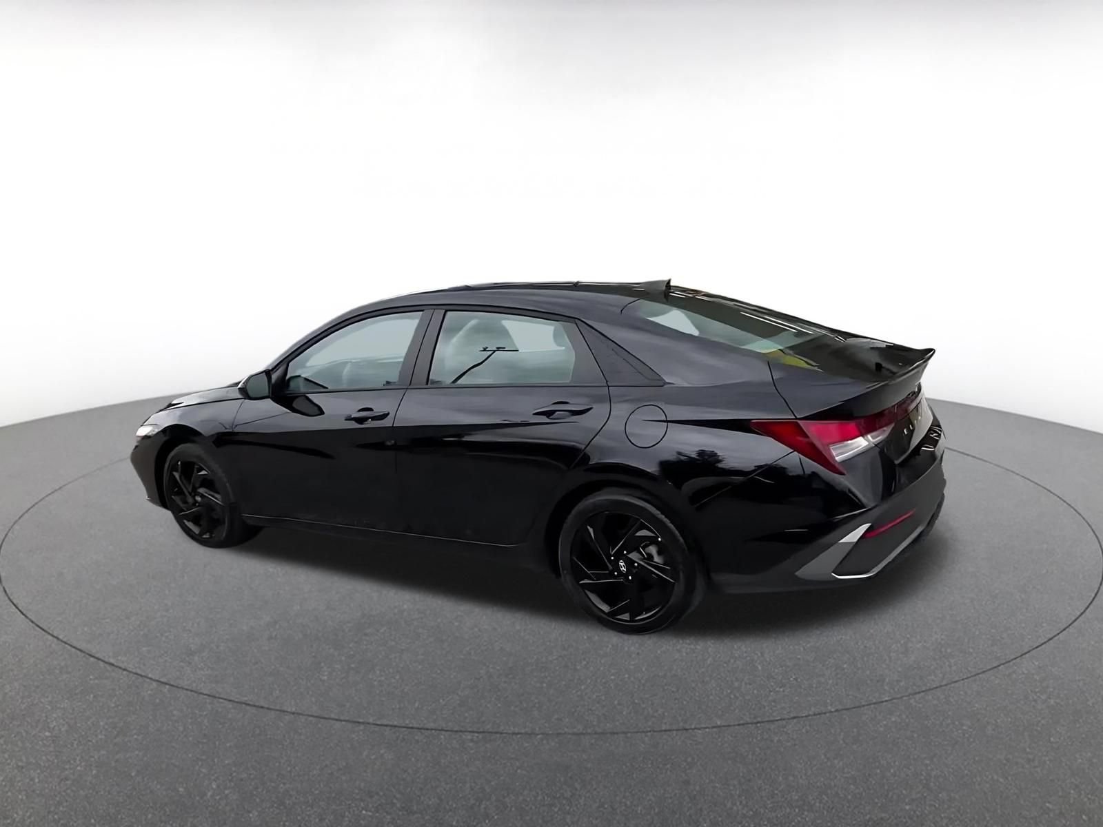 Used 2026 Hyundai Elantra Sport FWD image 10