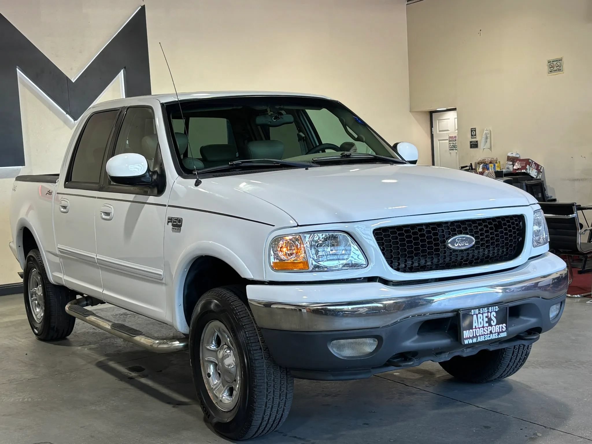 Used 2001 Ford F150 XLT AWD/4WD image 3