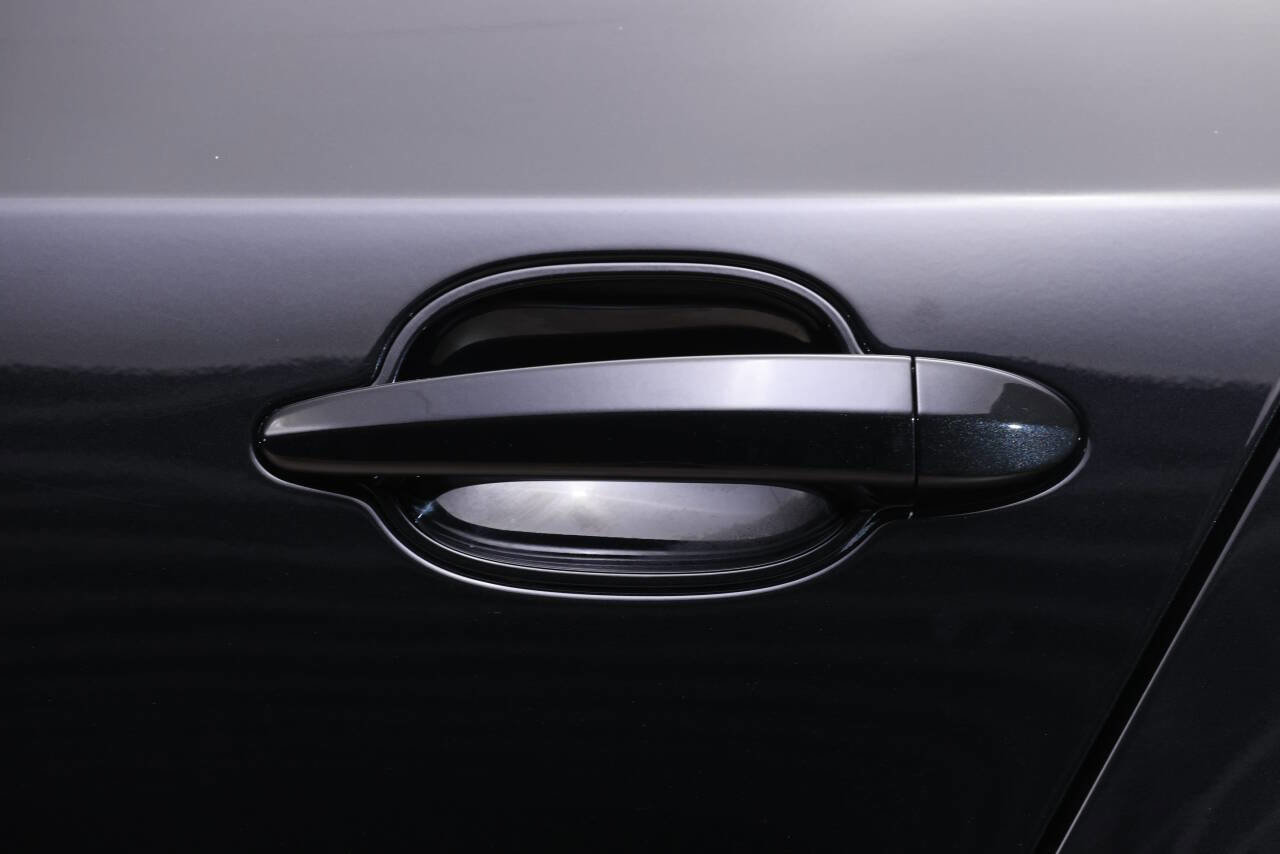 Used 2006 BMW M5 image 37