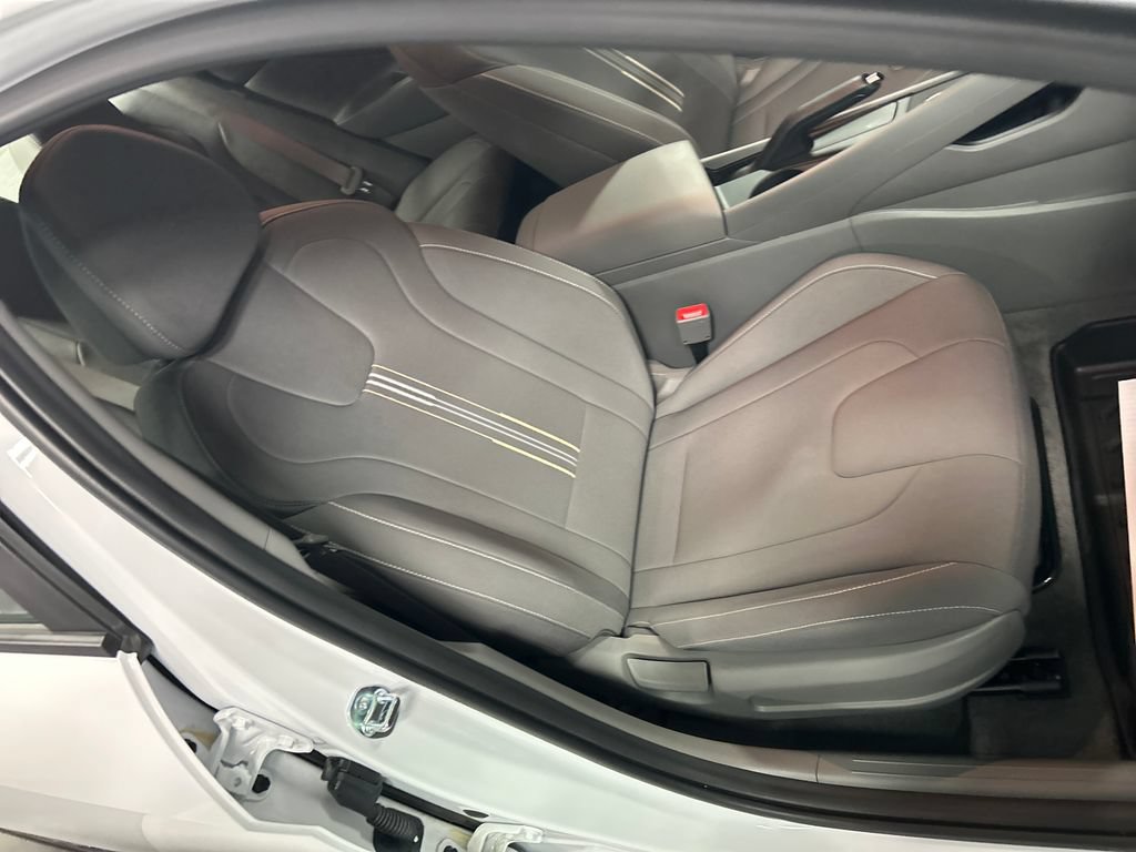 Used 2025 Hyundai Elantra Sport FWD image 23