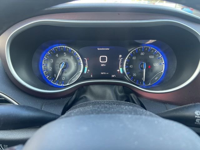 Used 2020 Chrysler Pacifica Touring-L image 15