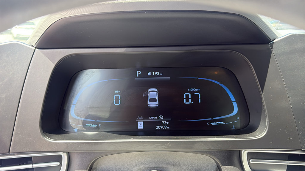 Used 2024 Hyundai Elantra SE FWD image 17