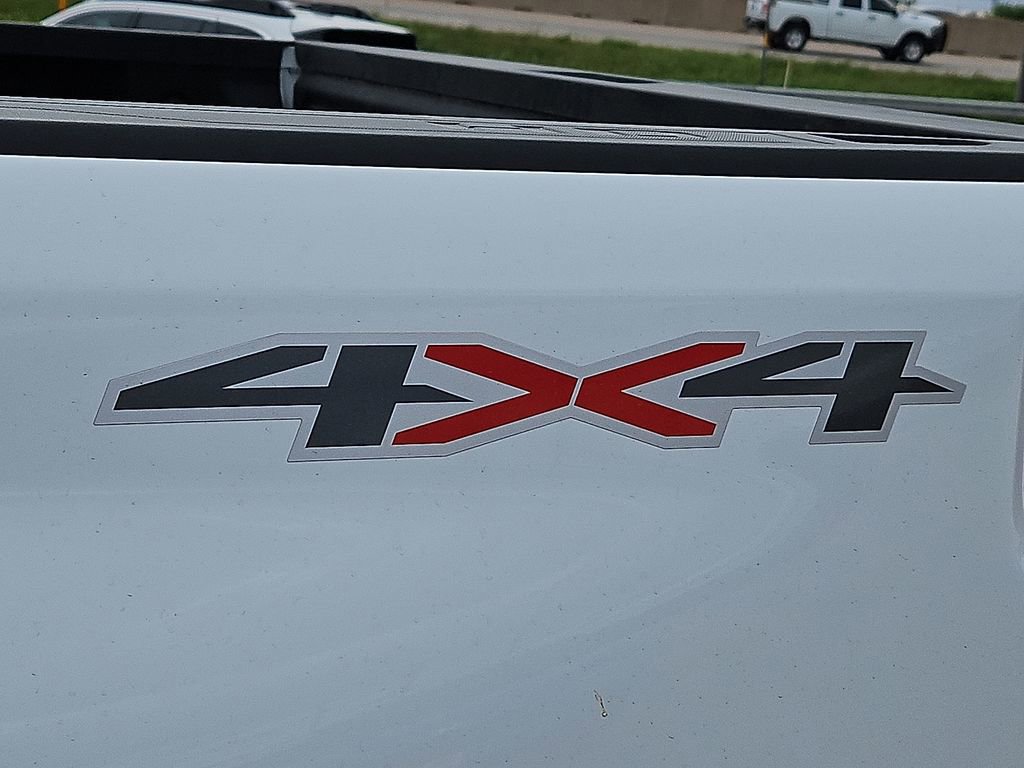 Used 2025 Chevrolet Silverado 2500 LT w/ Convenience Package image 16