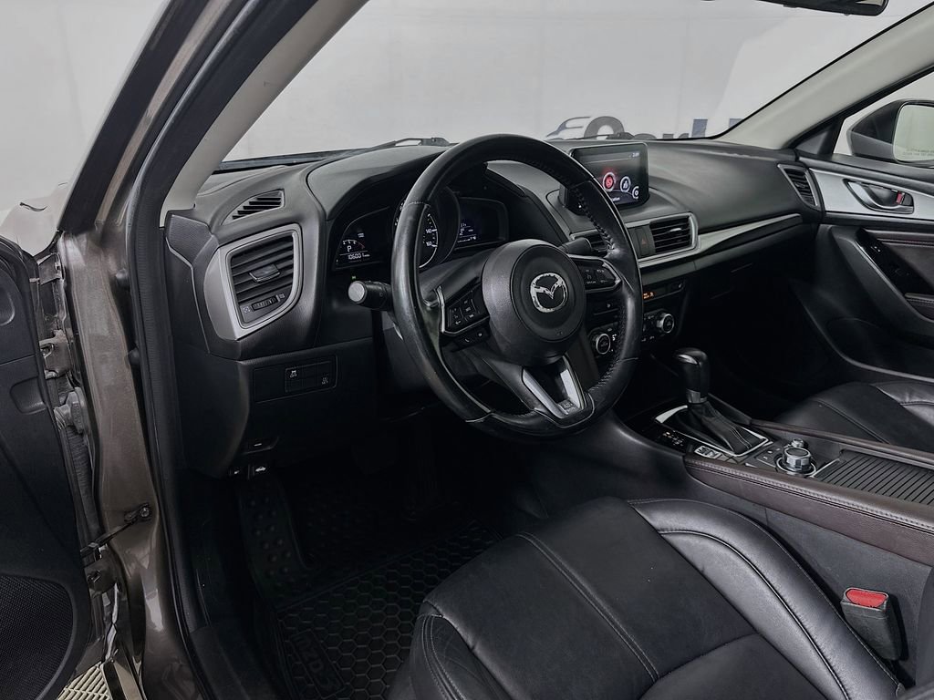 Used 2017 MAZDA MAZDA3 Touring FWD image 10