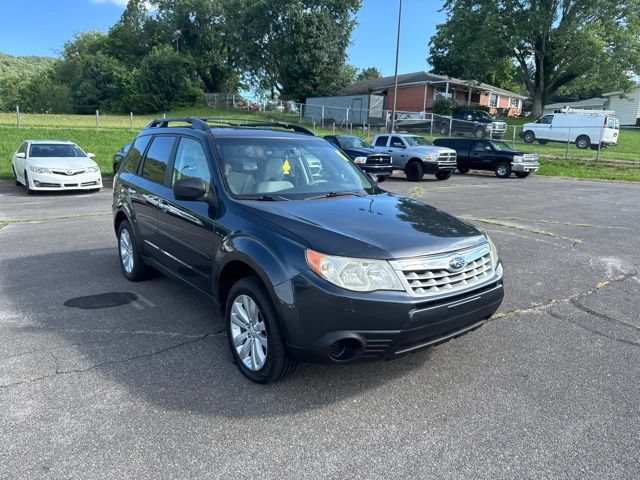 Used 2013 Subaru Forester 2.5X Premium w/ All-Weather Pkg AWD/4WD image 2