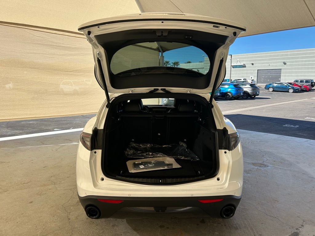 New 2025 Alfa Romeo Stelvio Sprint w/ Convenience Package image 9