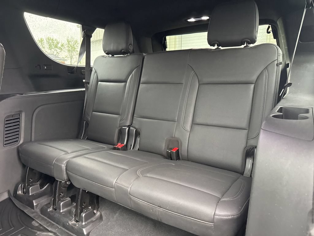 Used 2022 Chevrolet Suburban Z71 w/ Luxury Package AWD/4WD image 35