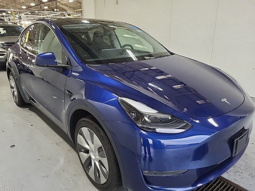 Used 2023 Tesla Model Y Long Range AWD/4WD image 2