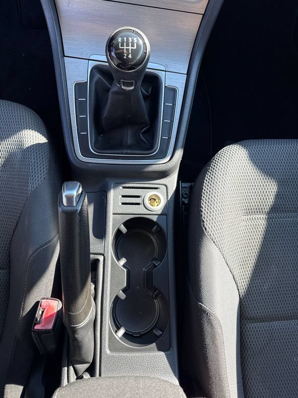Used 2015 Volkswagen Golf Launch Edition FWD image 23