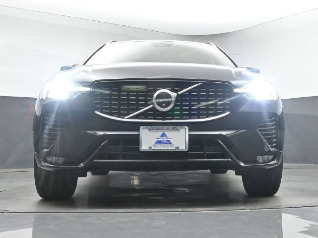 Used 2024 Volvo XC60 B5 Plus w/ Protection Package Premier AWD/4WD image 37