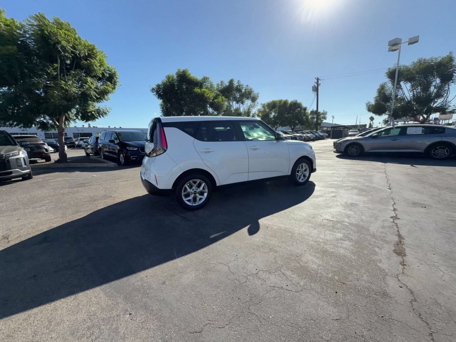 Used 2025 Kia Soul LX w/ LX Technology Package FWD image 13