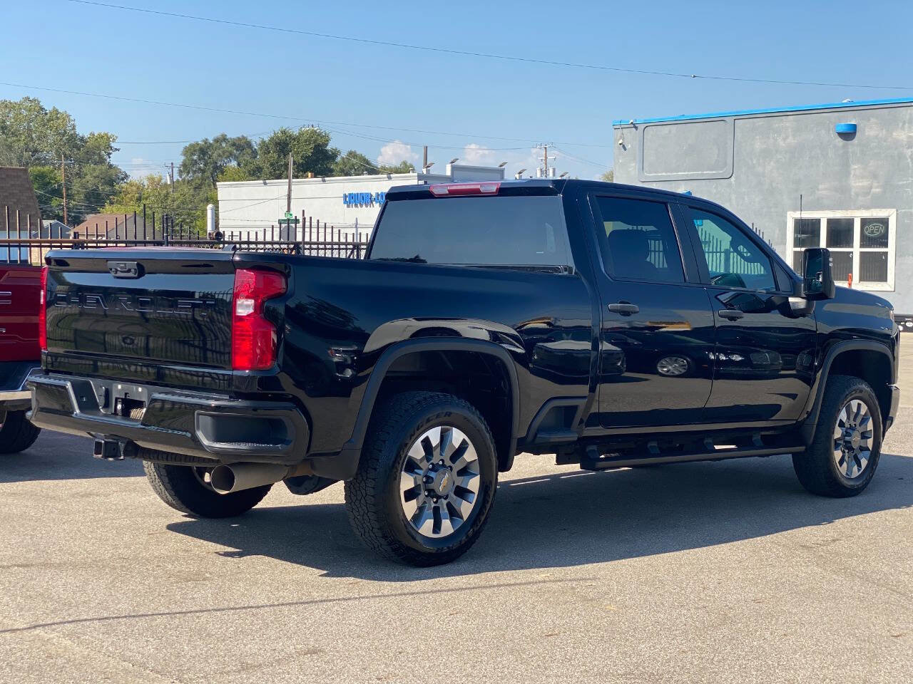 Used 2023 Chevrolet Silverado 2500 Custom w/ Custom Value Package image 4