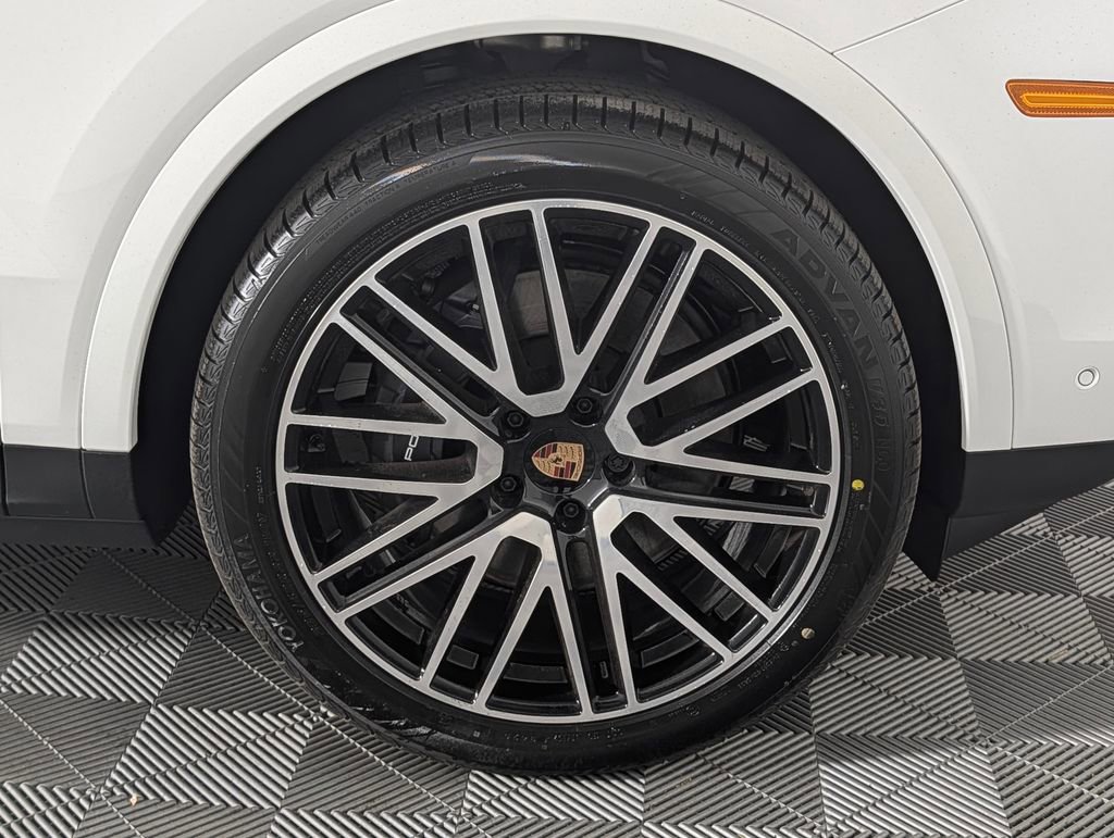 New 2026 Porsche Cayenne image 14