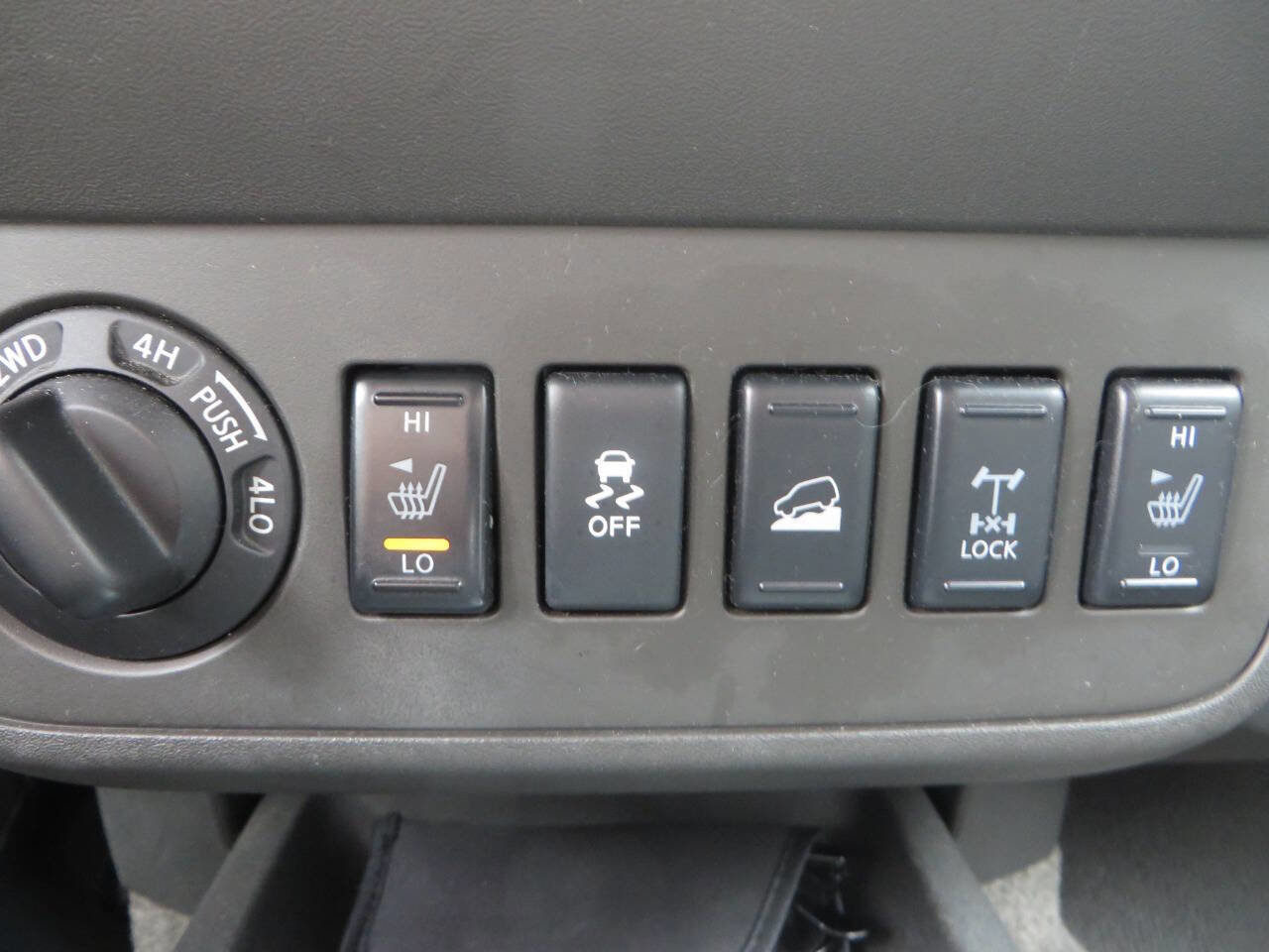 Used 2015 Nissan Xterra PRO-4X w/ Pro-4x Leather Package image 52