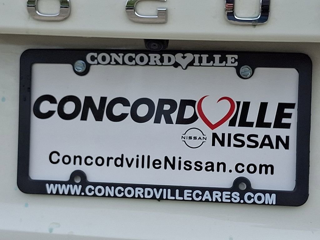 Used 2023 Nissan Rogue S AWD/4WD image 30