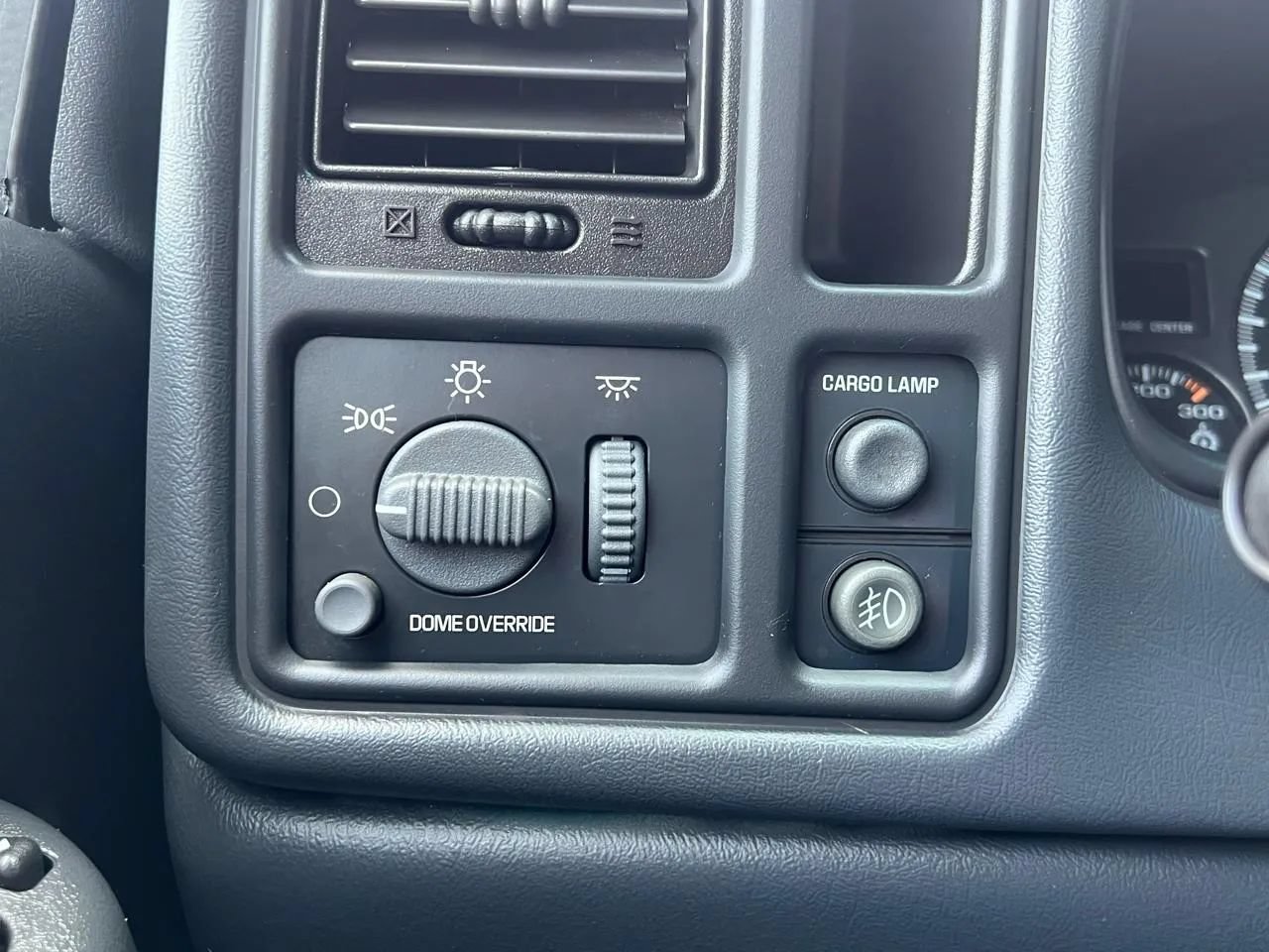 Used 2002 Chevrolet Silverado 2500 LS w/ Electrical Convenience Pkg RWD image 34