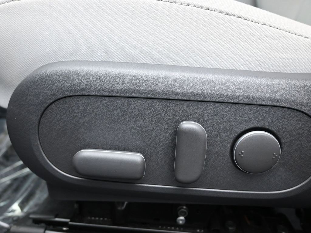 Used 2025 Hyundai Kona SEL image 10