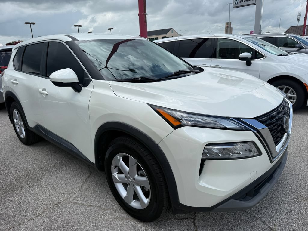 Used 2022 Nissan Rogue SV AWD/4WD image 14