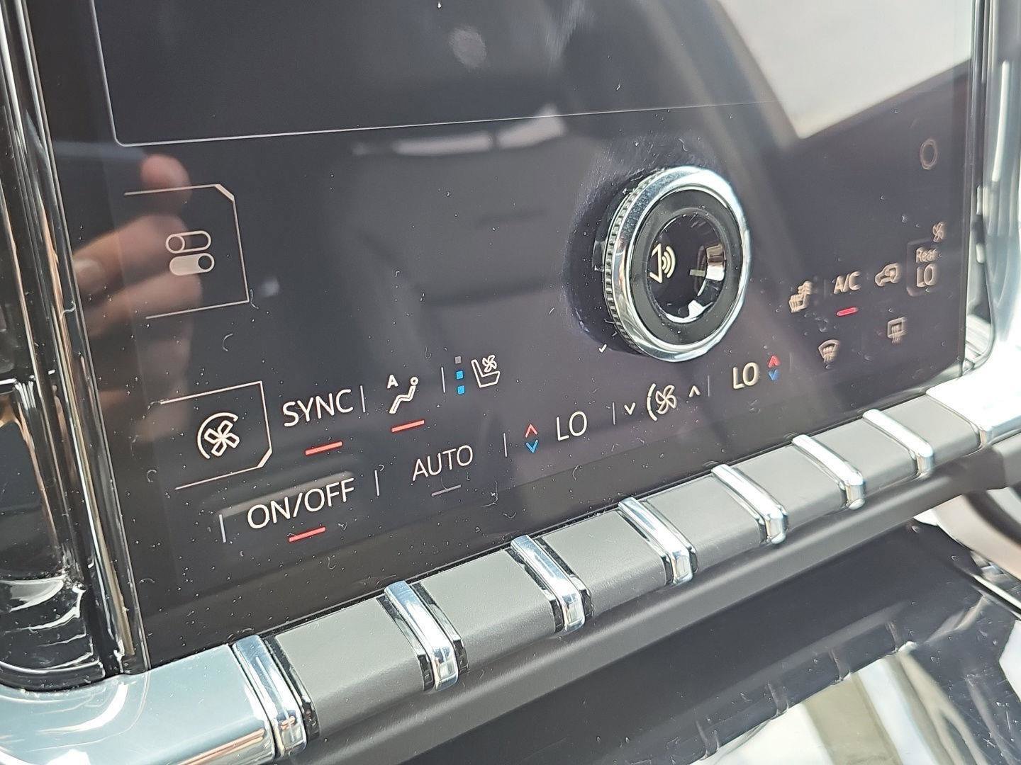 Used 2025 GMC Yukon Denali image 19