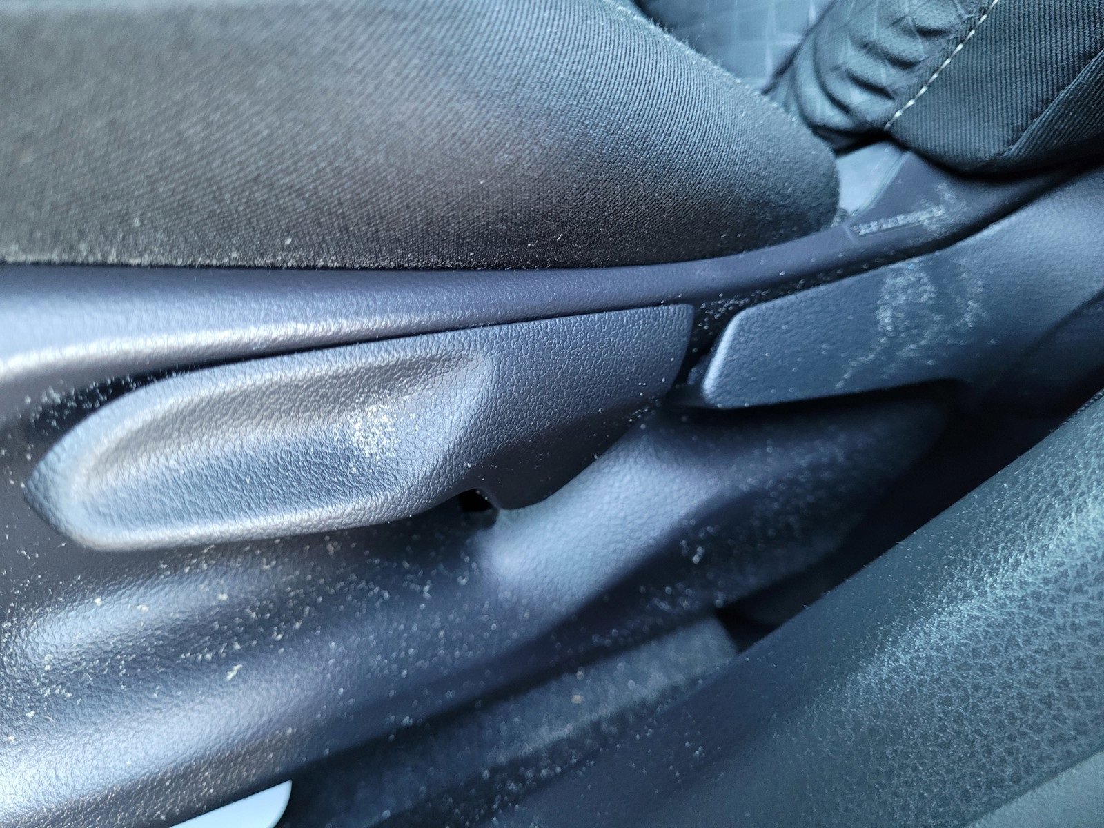 Used 2021 Toyota C-HR LE image 20