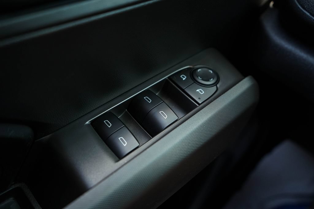 Used 2025 Chevrolet Colorado W/T RWD image 31