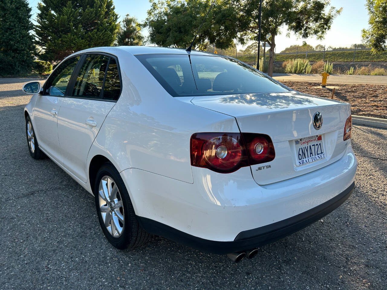Used 2010 Volkswagen Jetta Limited Edition FWD image 20