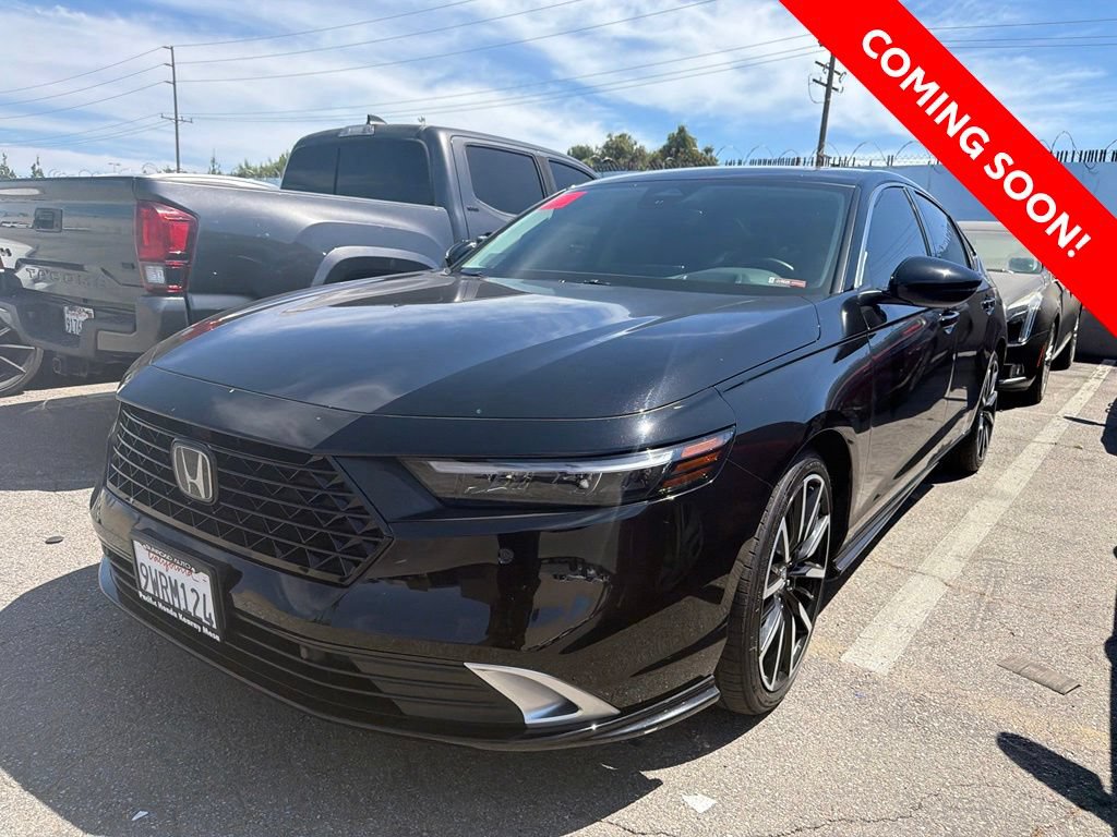 Used 2025 Honda Accord Touring image 3