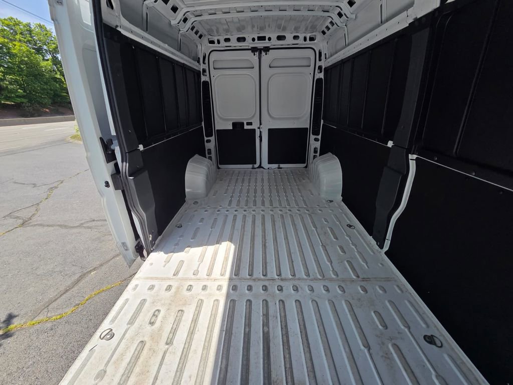 Used 2026 RAM ProMaster 2500 w/ Convenience Group FWD image 14