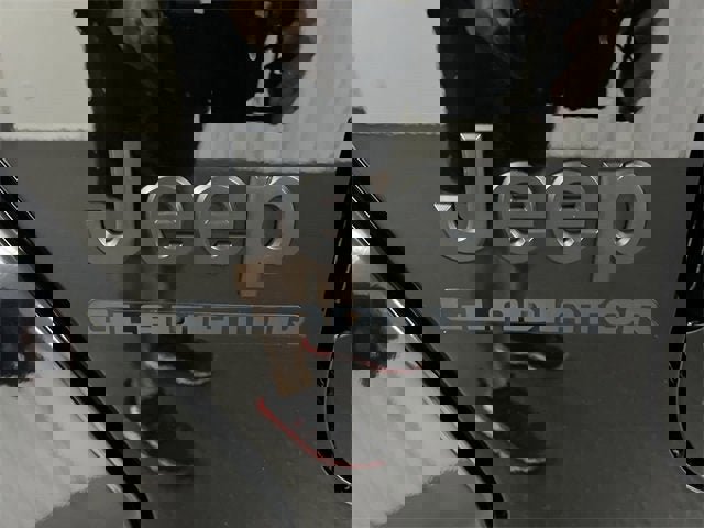 Used 2022 Jeep Gladiator Sport image 31