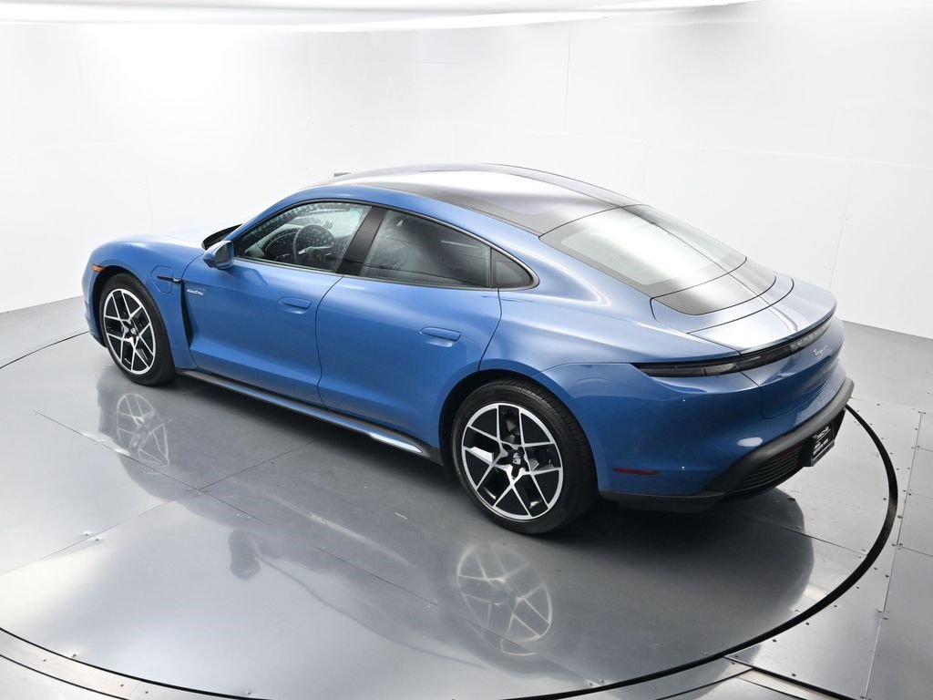 Used 2025 Porsche Taycan image 37