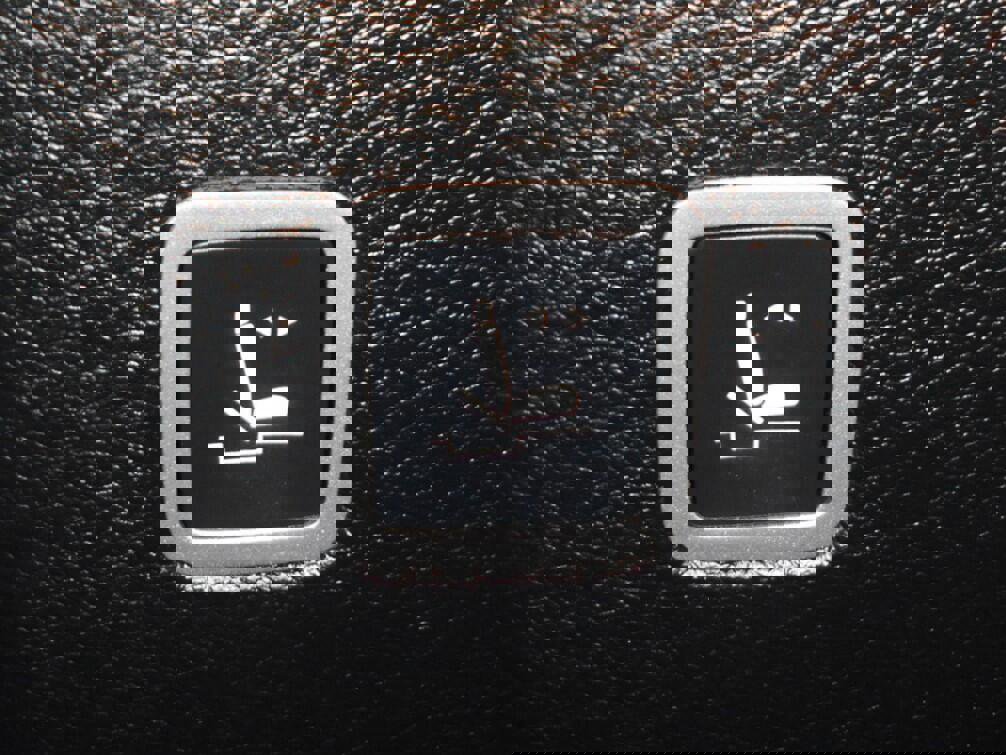 Certified 2024 Chrysler Pacifica Touring-L image 23